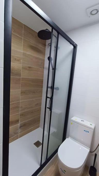 NUEVO Céntrico apartamento a 3 minutos del AVE Lleida Esterno foto