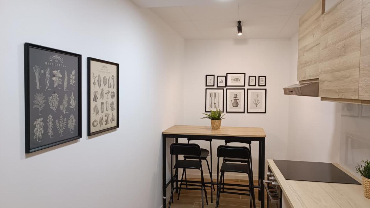 NUEVO Céntrico apartamento a 3 minutos del AVE Lleida Esterno foto