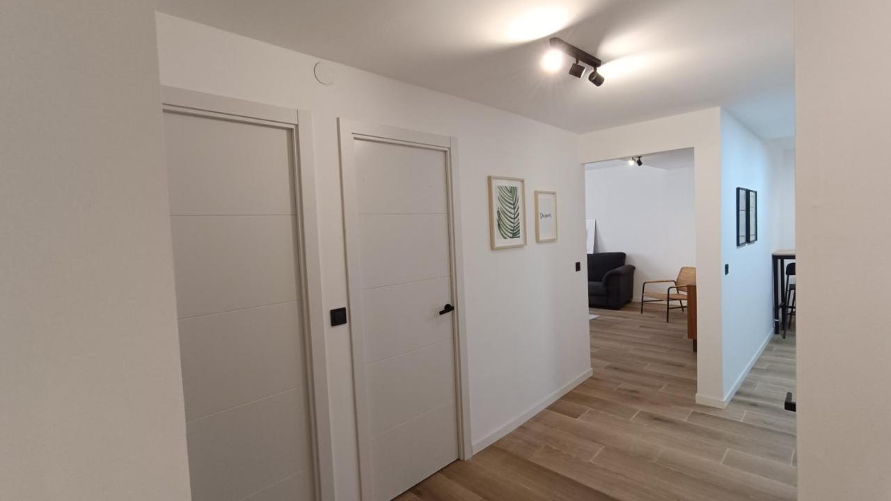 NUEVO Céntrico apartamento a 3 minutos del AVE Lleida Esterno foto
