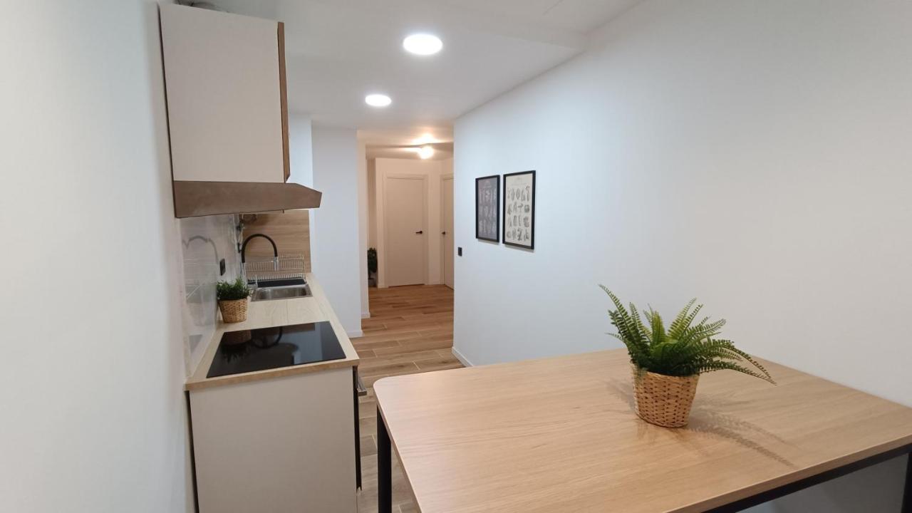 NUEVO Céntrico apartamento a 3 minutos del AVE Lleida Esterno foto